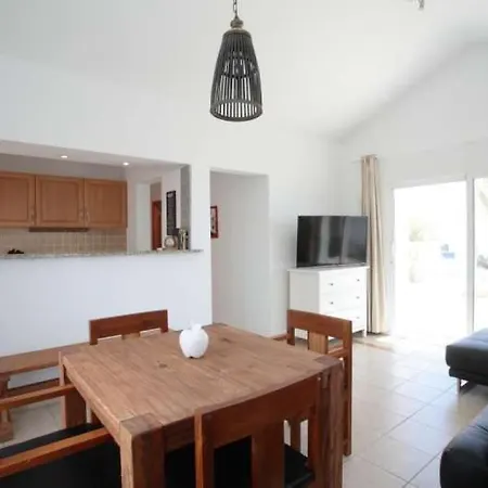 Apartman Sleeps 4 Pool T691606 *